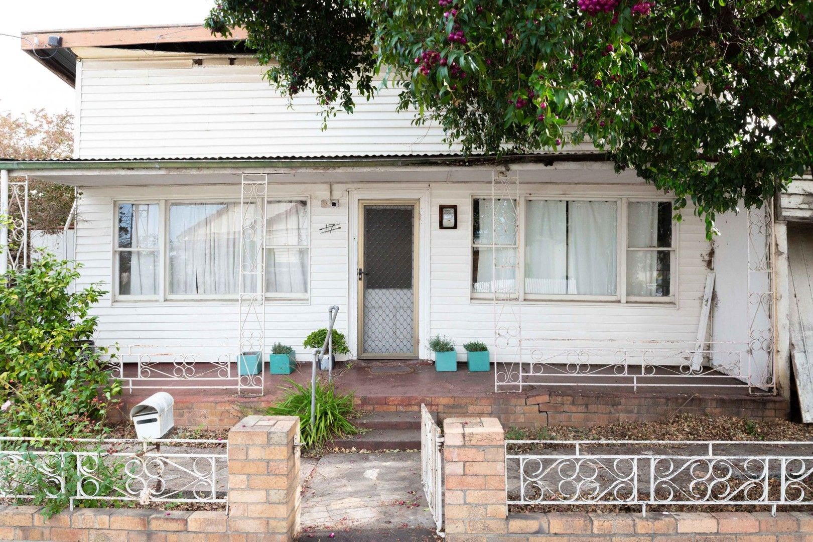 2 bedrooms House in 17 Rennie St WILLIAMSTOWN VIC, 3016