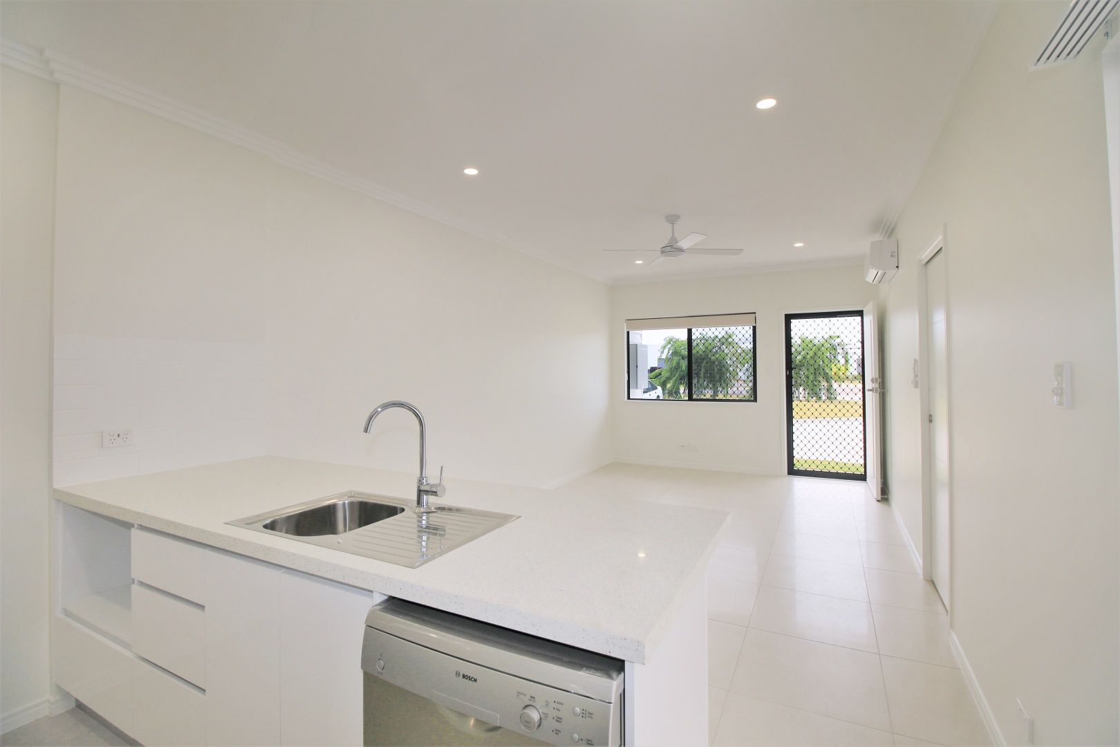 6B Castleview Lane, Garbutt QLD 4814 House For Rent 370 Domain