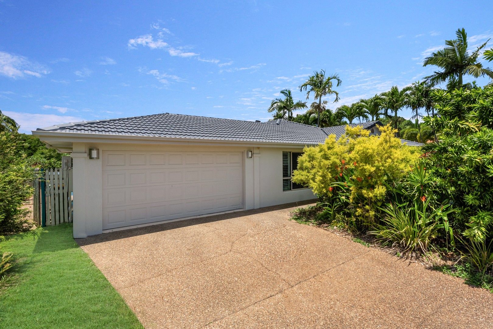 4 bedrooms House in 17 Woodbine Drive ANNANDALE QLD, 4814