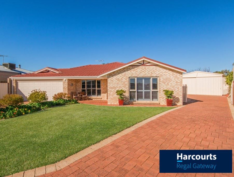 4 bedrooms House in 13 Natoli Way BALDIVIS WA, 6171
