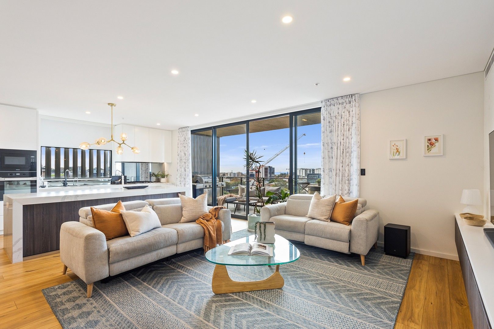 4 bedrooms Apartment / Unit / Flat in 901/31 Atchison Street WOLLONGONG NSW, 2500