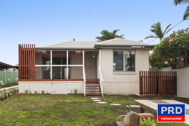 4 bedrooms House in 10 Edgeworth Avenue KANAHOOKA NSW, 2530