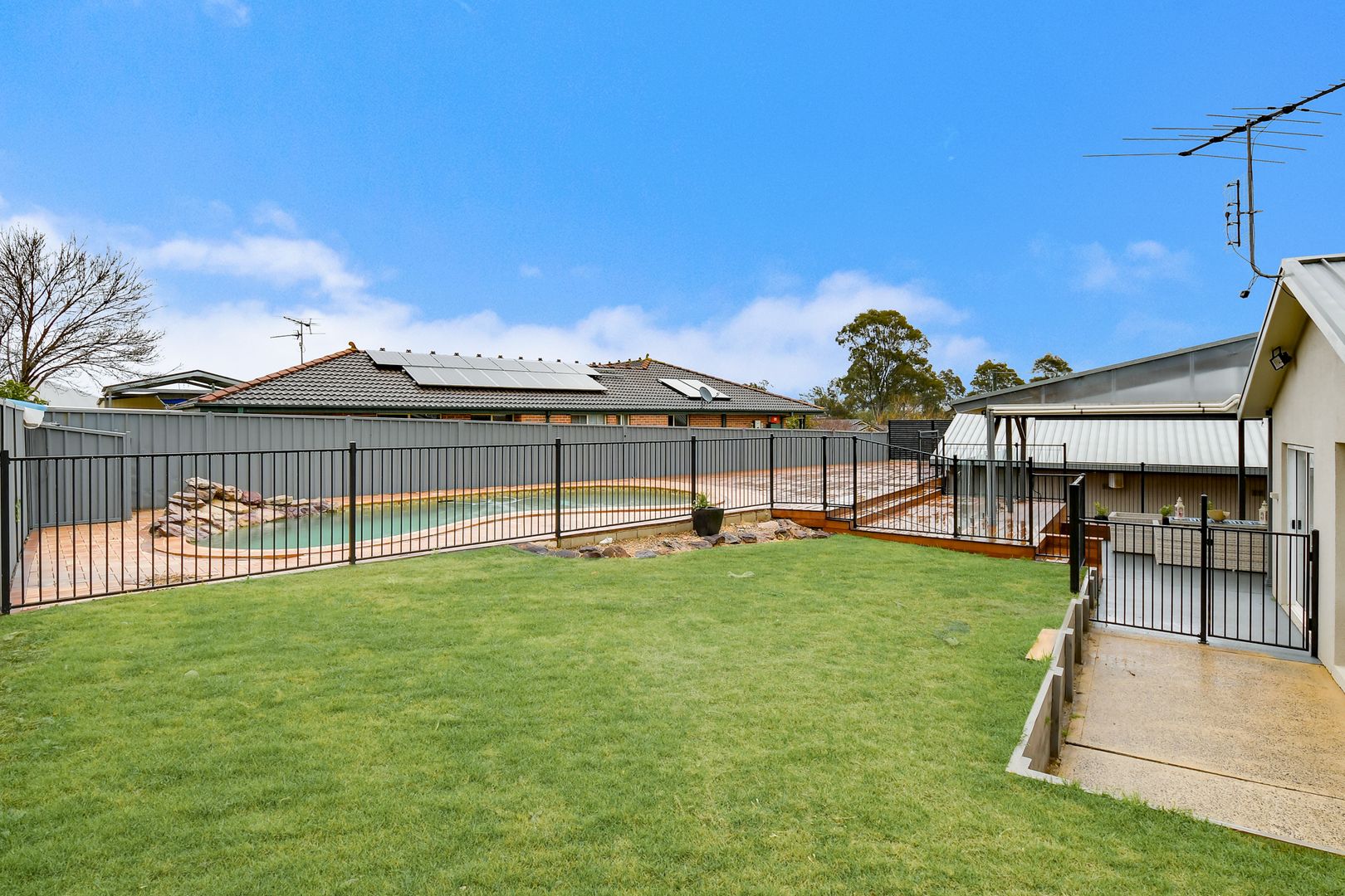 13 Casuarina Close, The Oaks NSW 2570, Image 2