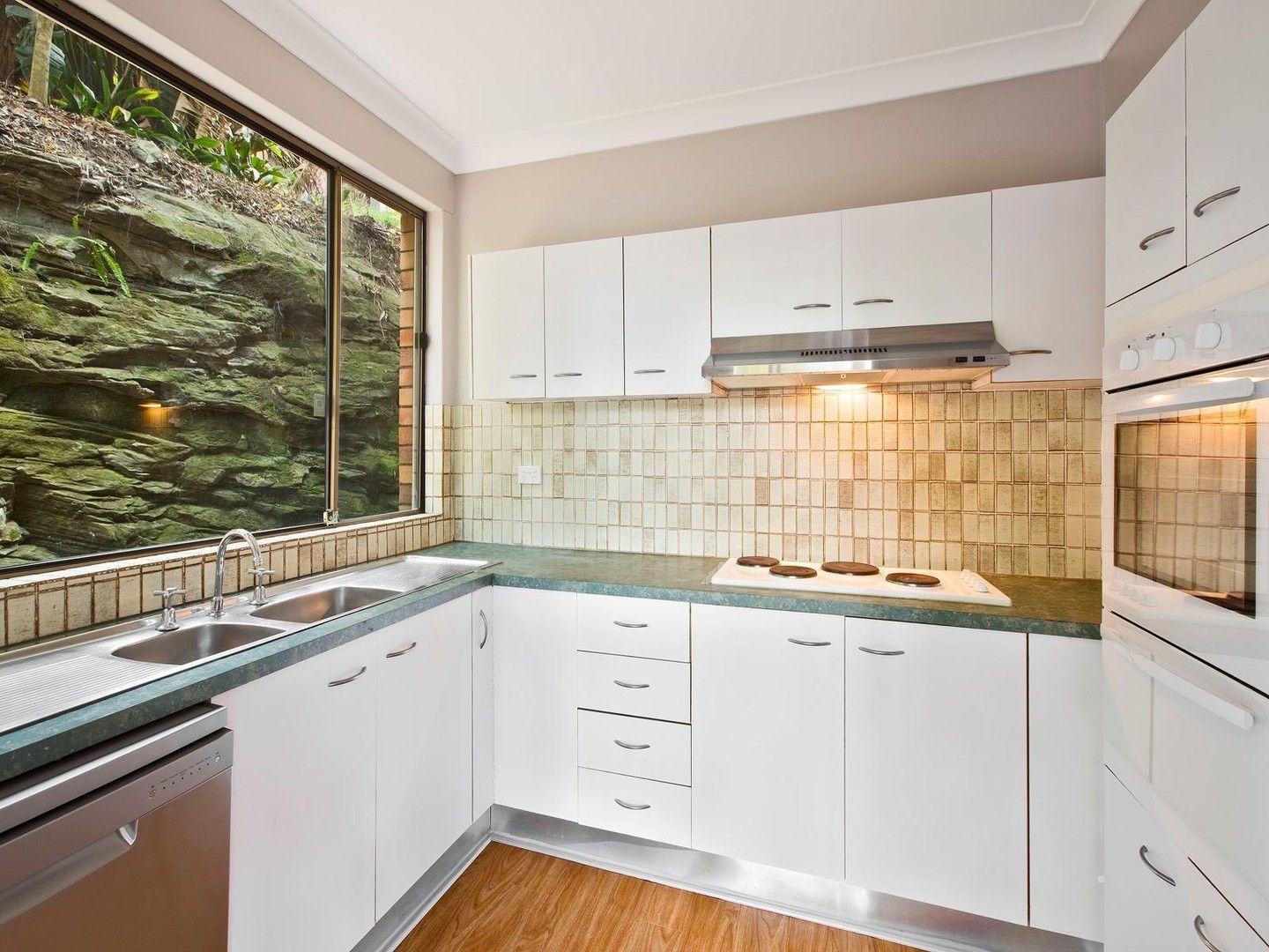 2 bedrooms Apartment / Unit / Flat in 18/28 Bent Street NEUTRAL BAY NSW, 2089