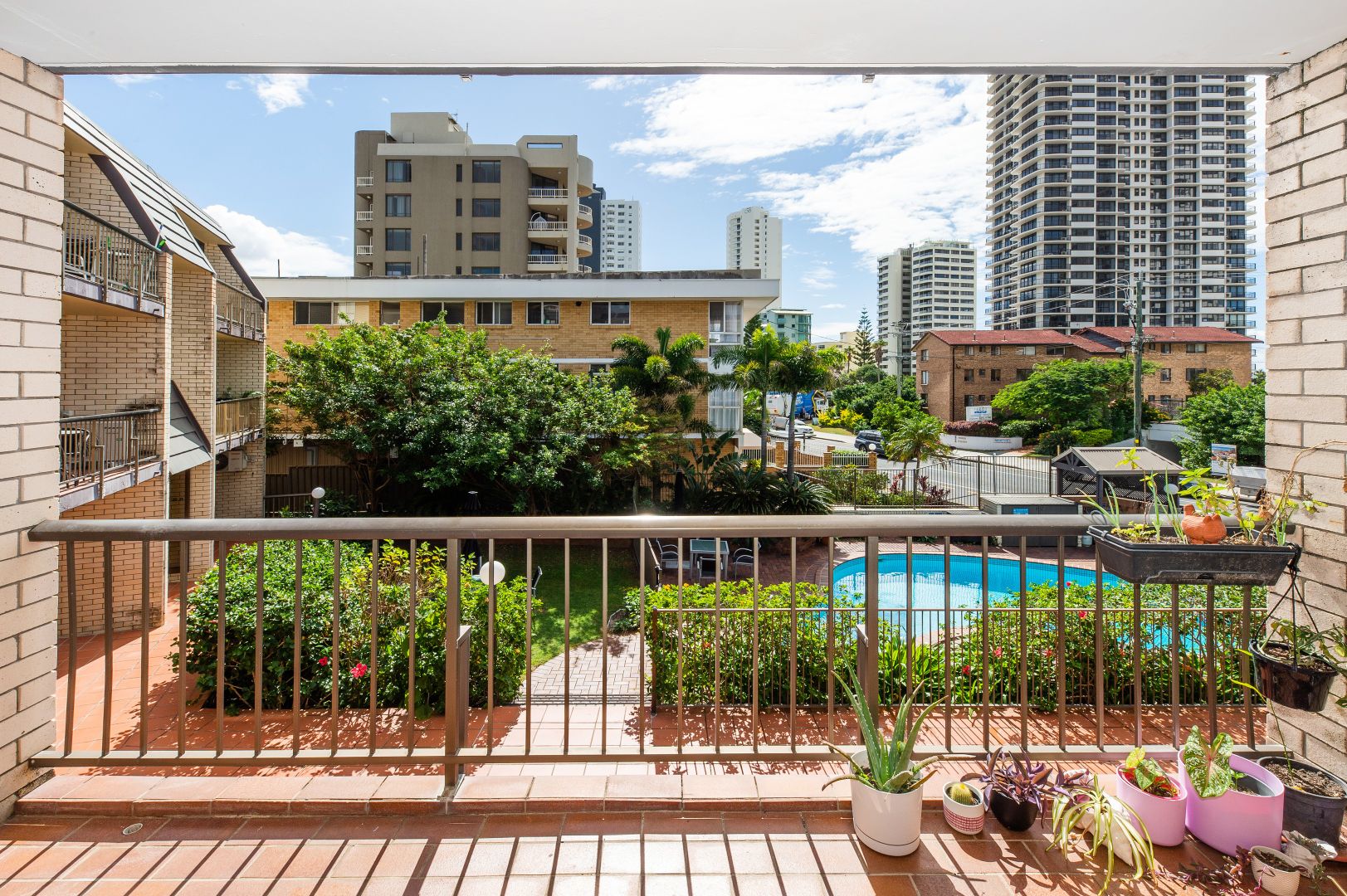 10/21 Old Burleigh Road, Surfers Paradise QLD 4217, Image 2