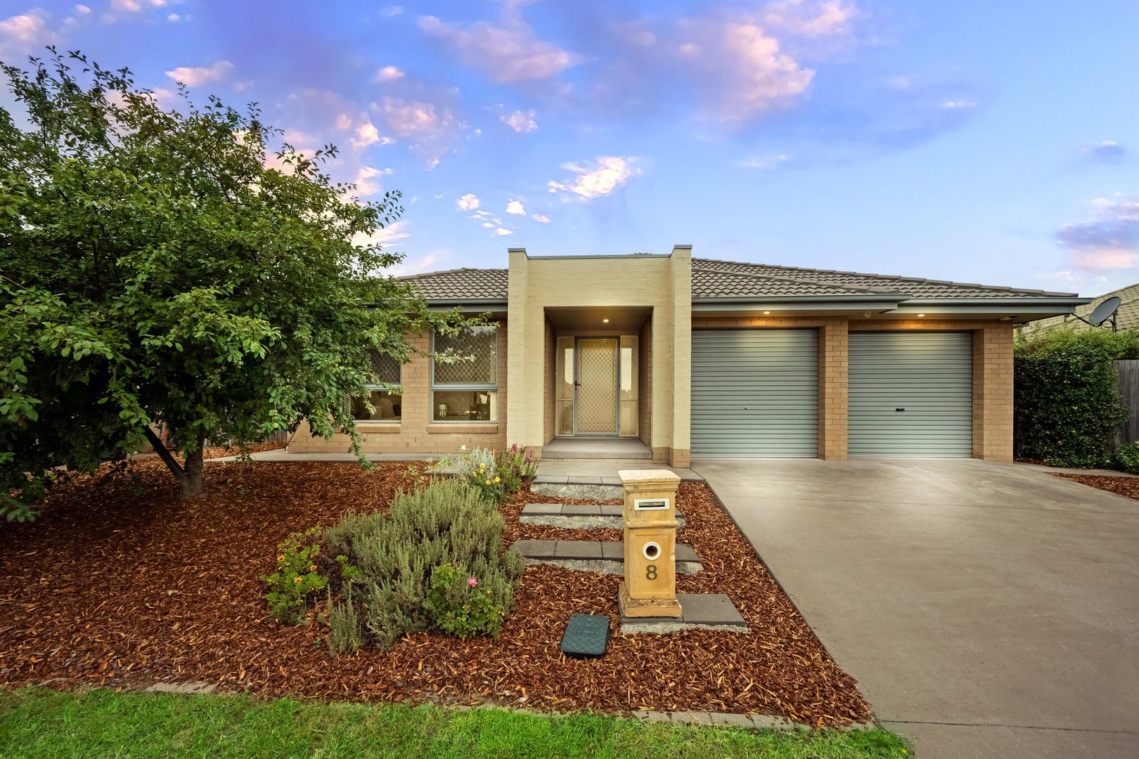 8 Donoghoe Crescent, Queanbeyan East NSW 2620, Image 1