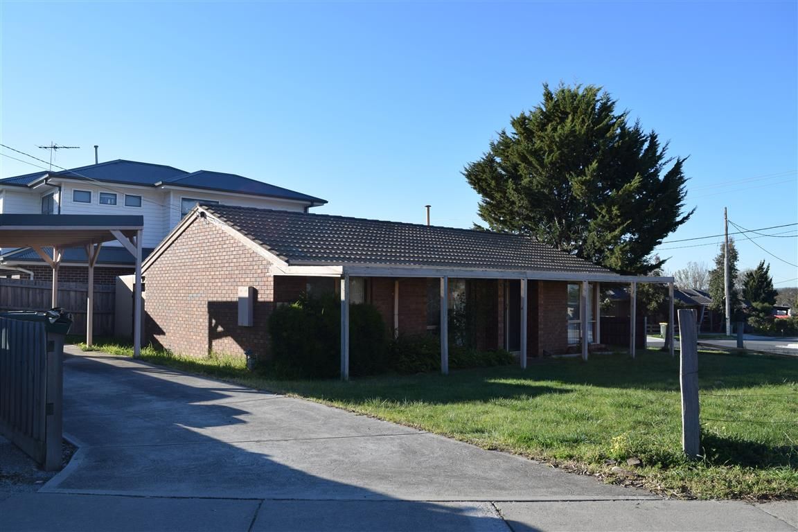 2 bedrooms House in 44 Blaxland Drive SUNBURY VIC, 3429