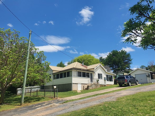 214 West Avenue, Glen Innes NSW 2370