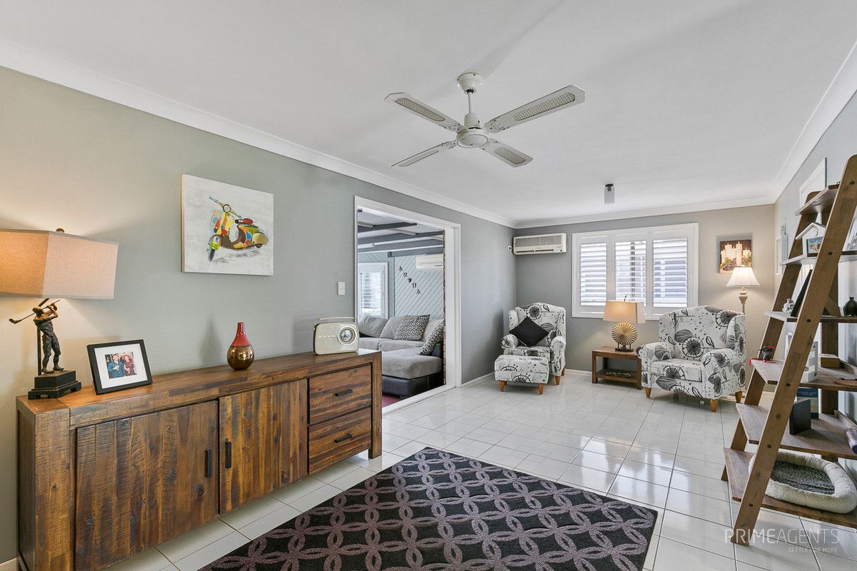 8 Southerden Street, Torquay QLD 4655, Image 2