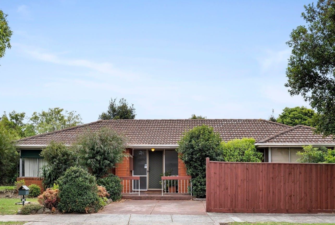 3 bedrooms House in 10 Phillip Road KEILOR EAST VIC, 3033