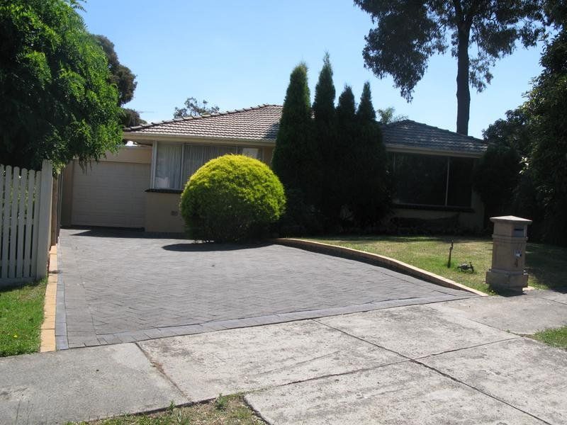 4 Snowden Place, Wantirna South VIC 3152, Image 0