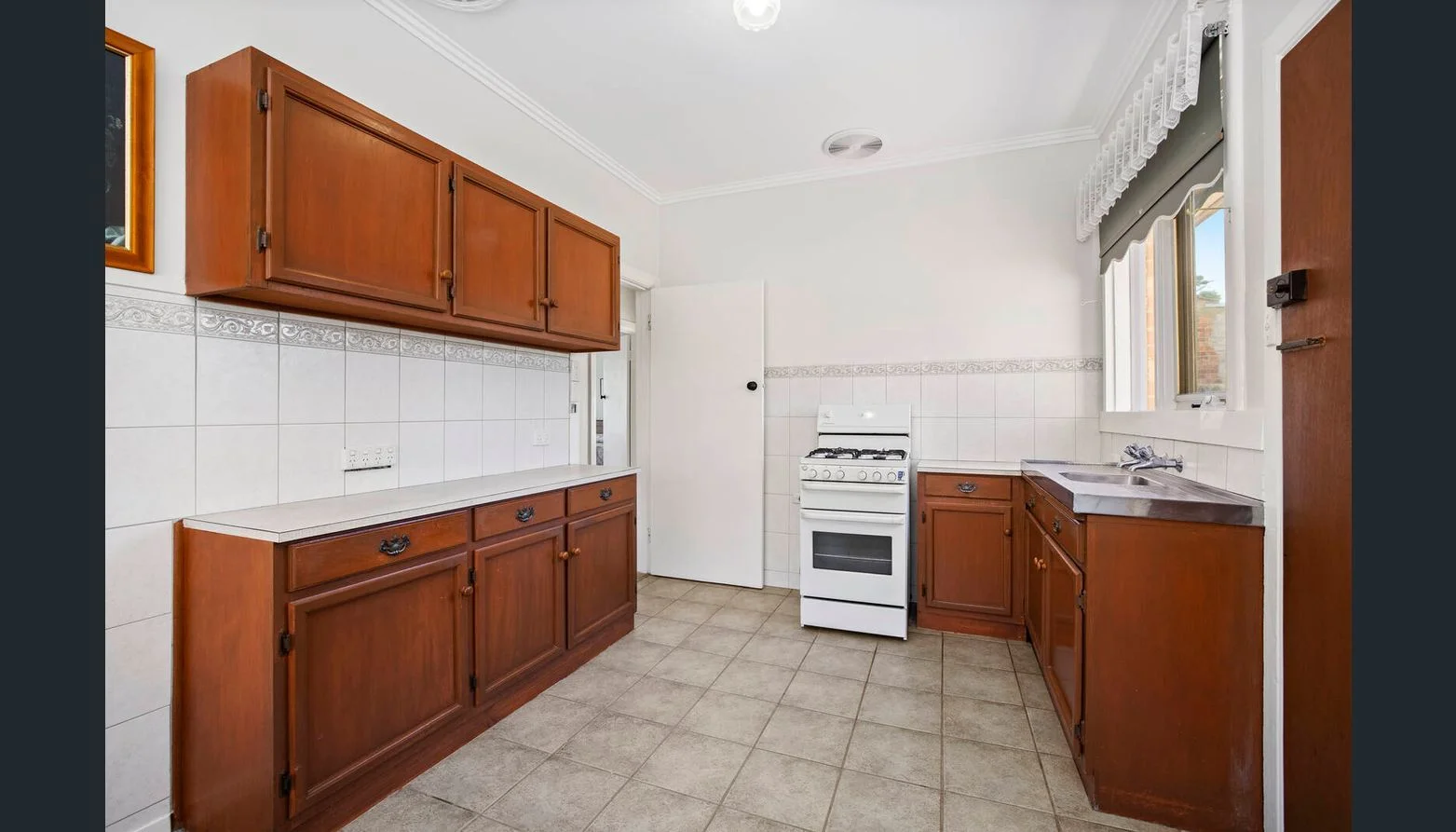 7 Shipston Road, Cheltenham VIC 3192 - House For Rent | Domain