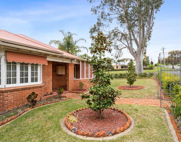 24 Roberts Street, Narrandera NSW 2700