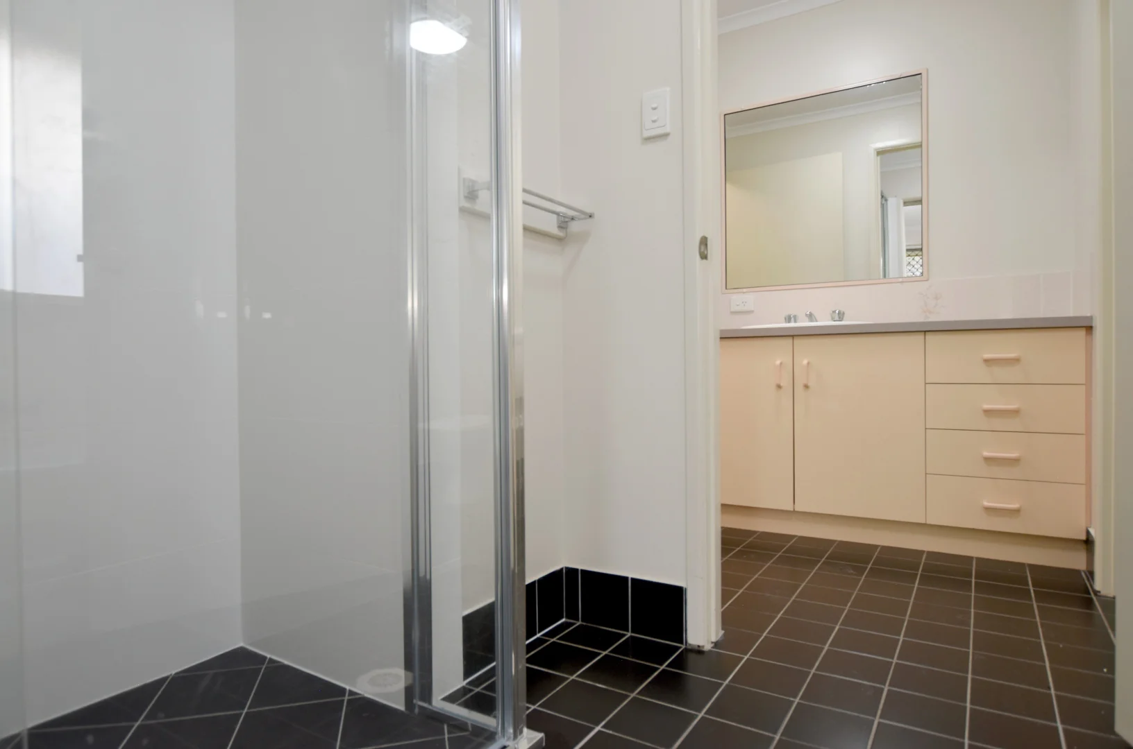 Additional image 10 of 15 Keppel Avenue, Clinton QLD 4680