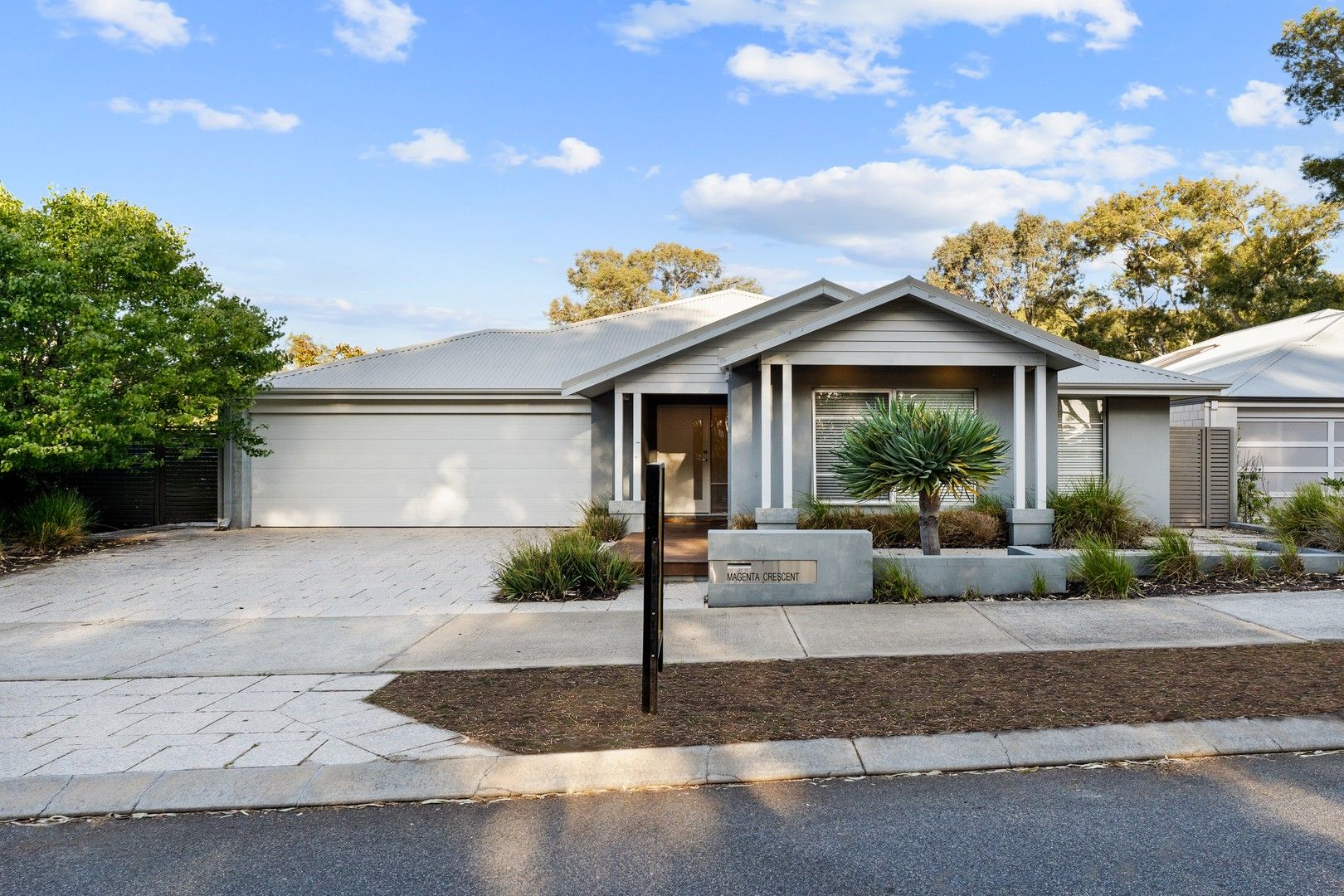 4 bedrooms House in 4 Magenta Crescent BALDIVIS WA, 6171