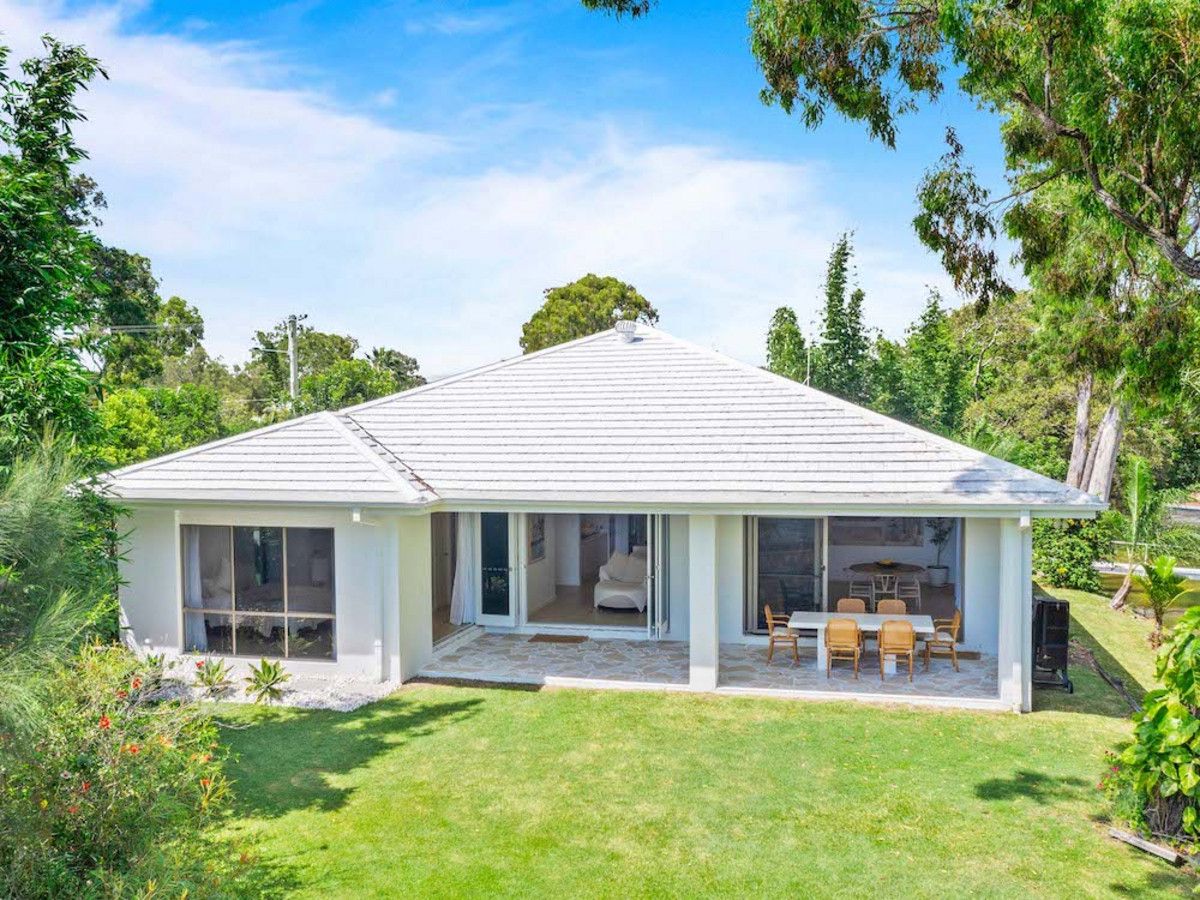 4 bedrooms House in 13 Amaroo Street BIGGERA WATERS QLD, 4216