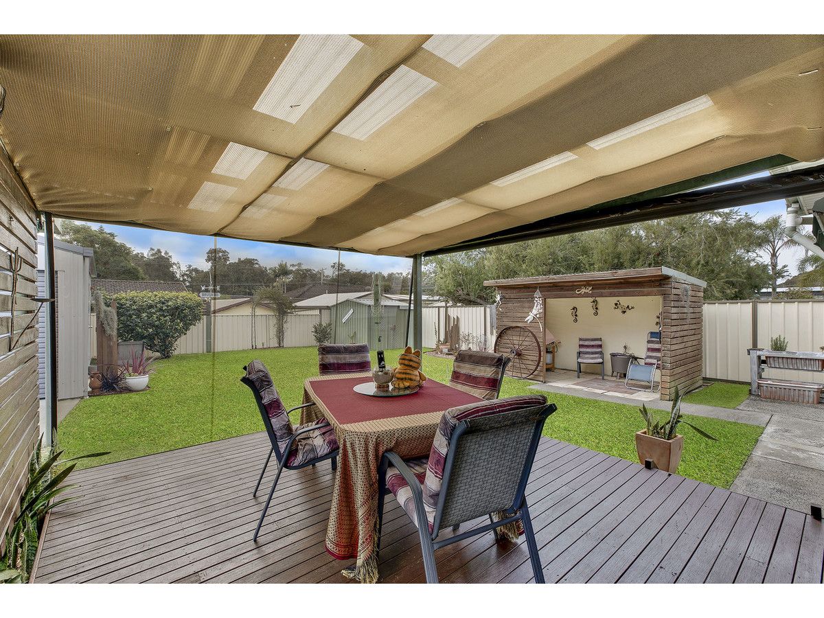 20 Barnard Crescent, Toukley NSW 2263, Image 1