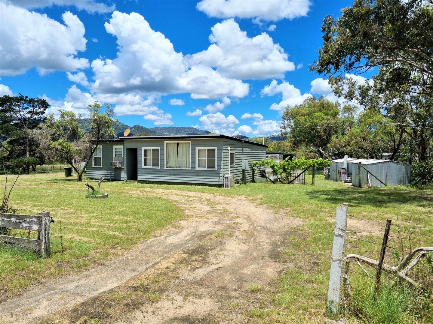 42 SANDY RD, Kootingal NSW 2352, Image 0