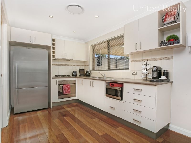 5 Milparinka Close, Hoxton Park NSW 2171, Image 2