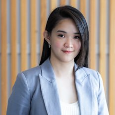 Caroline Yuwono, Sales representative