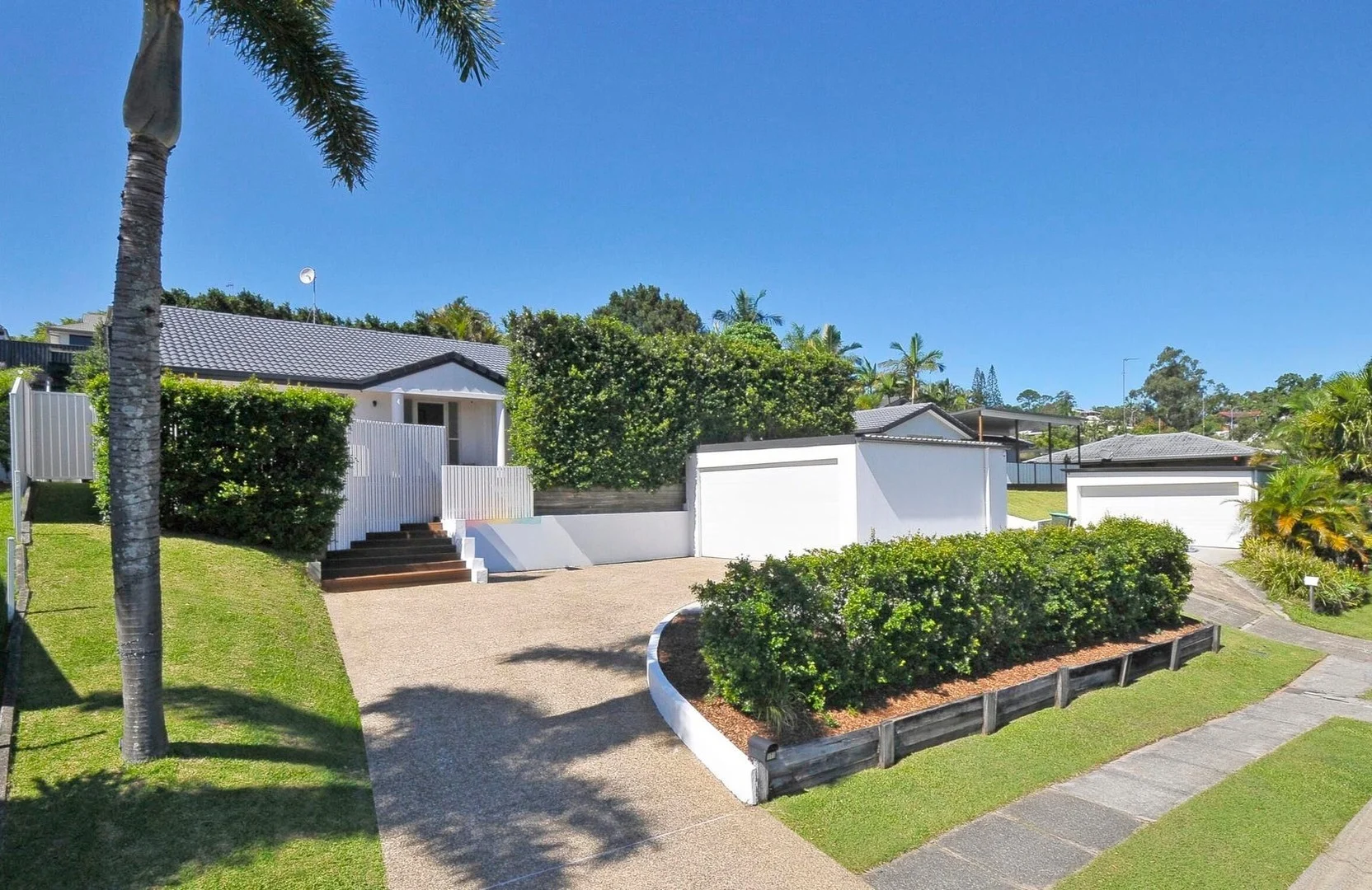 171 K P Mcgrath Drive, Elanora QLD 4221