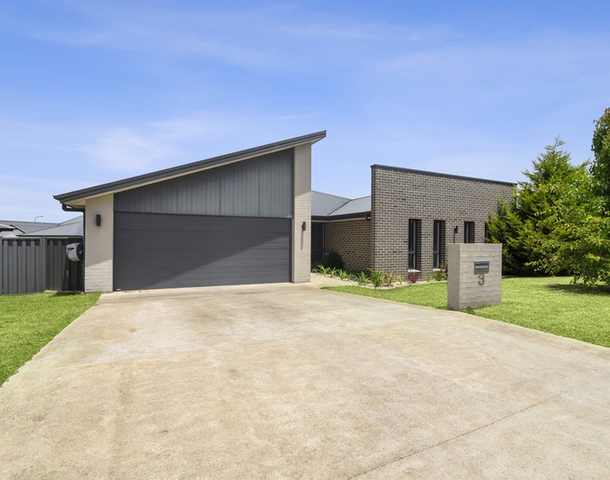 3 Fox Close, Goulburn NSW 2580