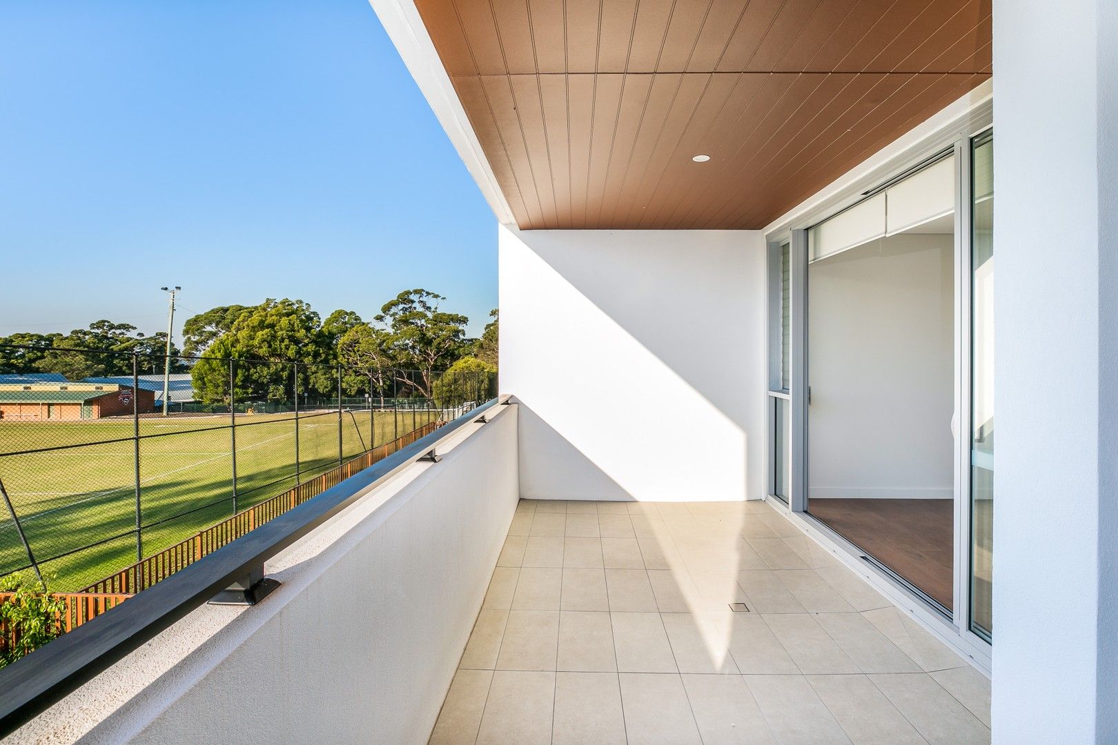 2 bedrooms Apartment / Unit / Flat in 105/7 Dianella Street CARINGBAH NSW, 2229