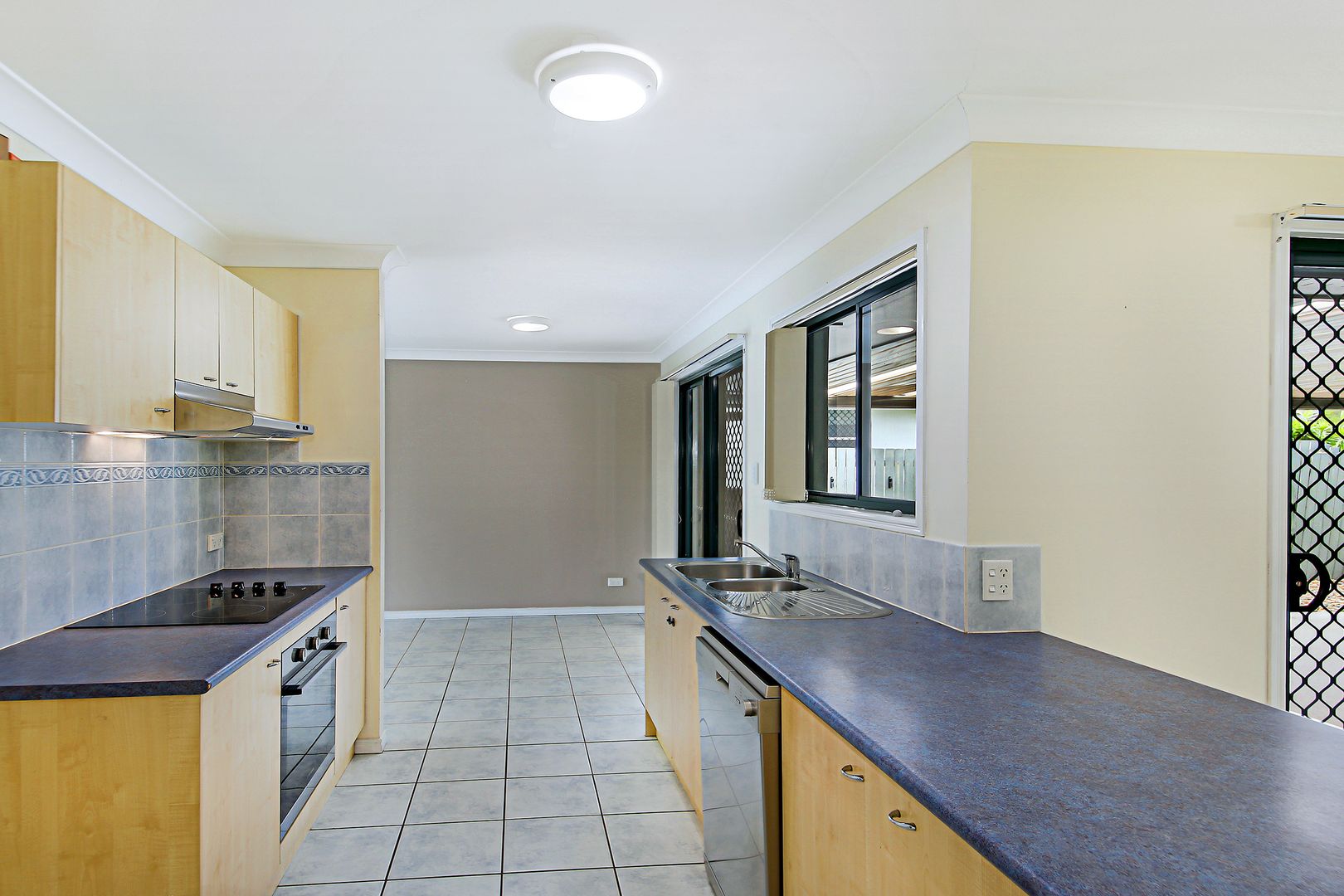 21 Lilac Crescent, Currimundi QLD 4551, Image 2