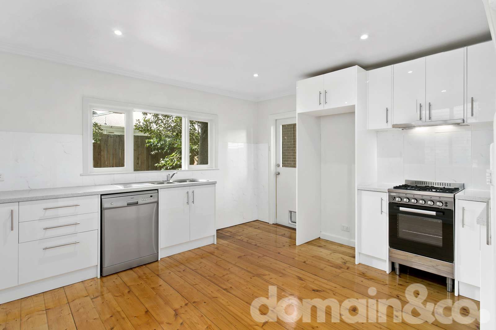 19 Aberdeen Road, Prahran VIC 3181, Image 2