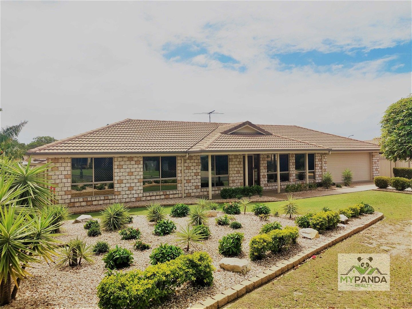 4 Bilinga Court, Sandstone Point QLD 4511, Image 0