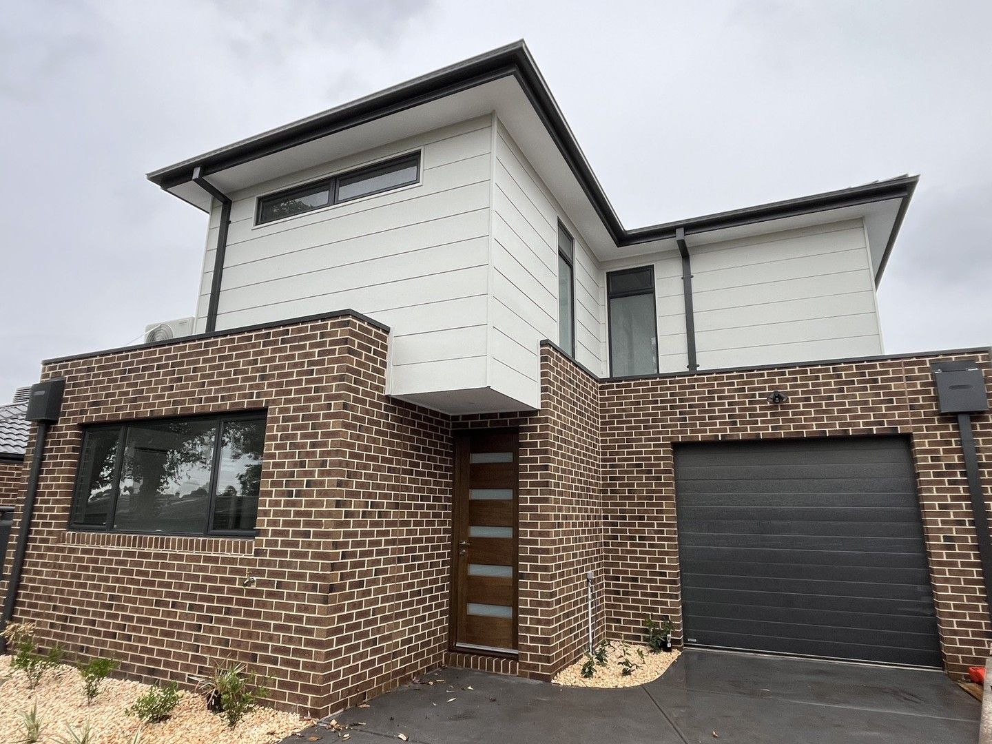 2 bedrooms Townhouse in 2/119 Langton St JACANA VIC, 3047