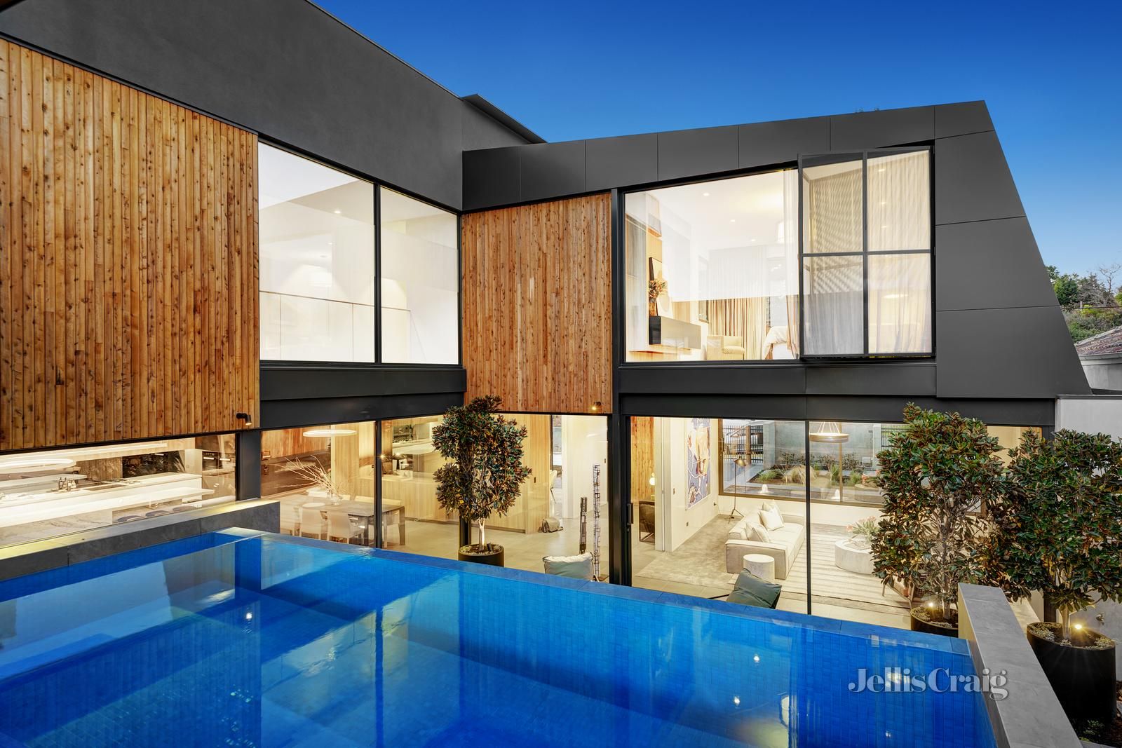 4 bedrooms House in 4 View Street HAWTHORN VIC, 3122