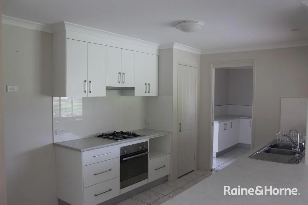 Additional image 9 of 25 Banksia Drive, Kingaroy QLD 4610