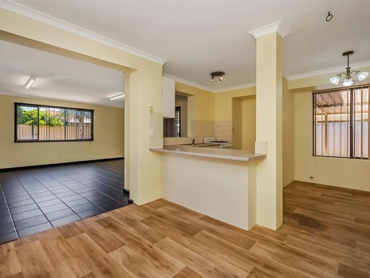 25 Barlee Crescent, Waikiki WA 6169, Image 2