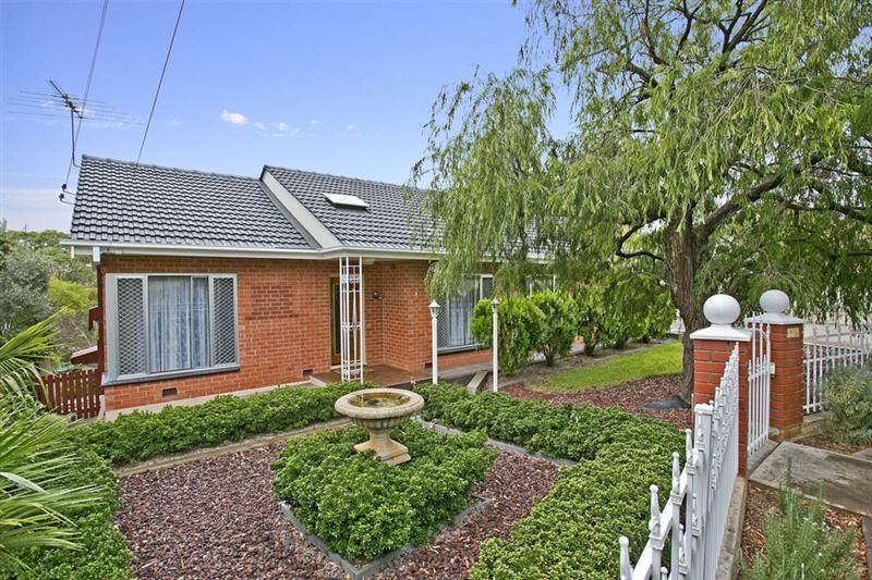 4 Grantham Place, Valley View SA 5093