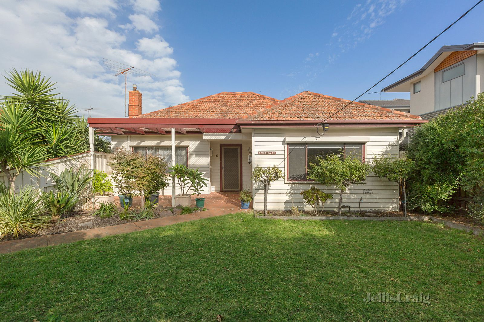 1/5 Winifred Street, Oak Park VIC 3046, Image 0