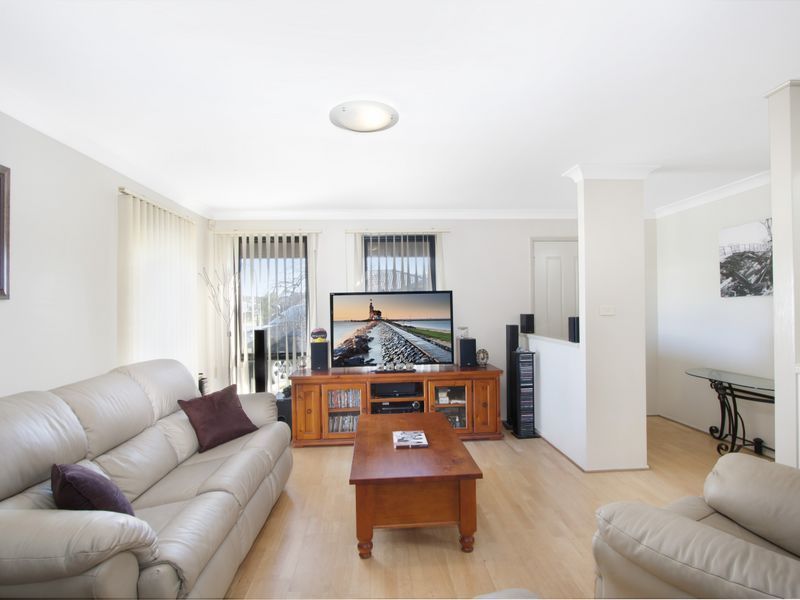 1 Gladstone Close, West Hoxton NSW 2171, Image 2