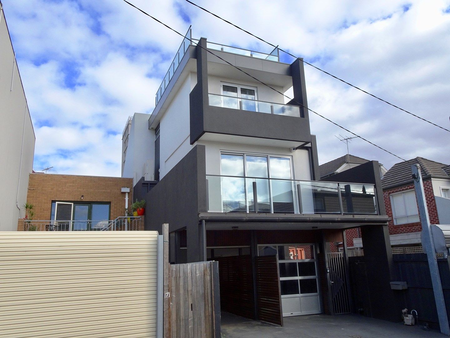 3 bedrooms House in 21 Bleakhouse Lane ALBERT PARK VIC, 3206