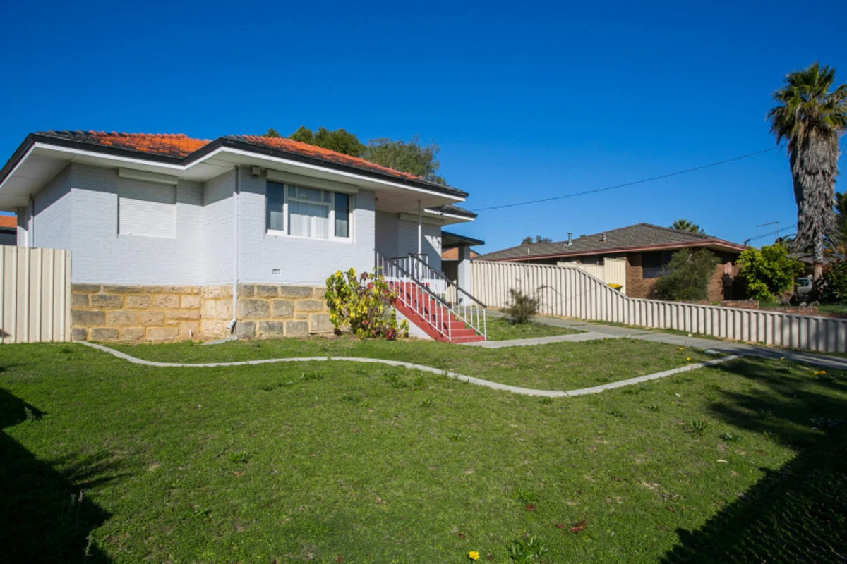62 Girrawheen Avenue, Girrawheen WA 6064