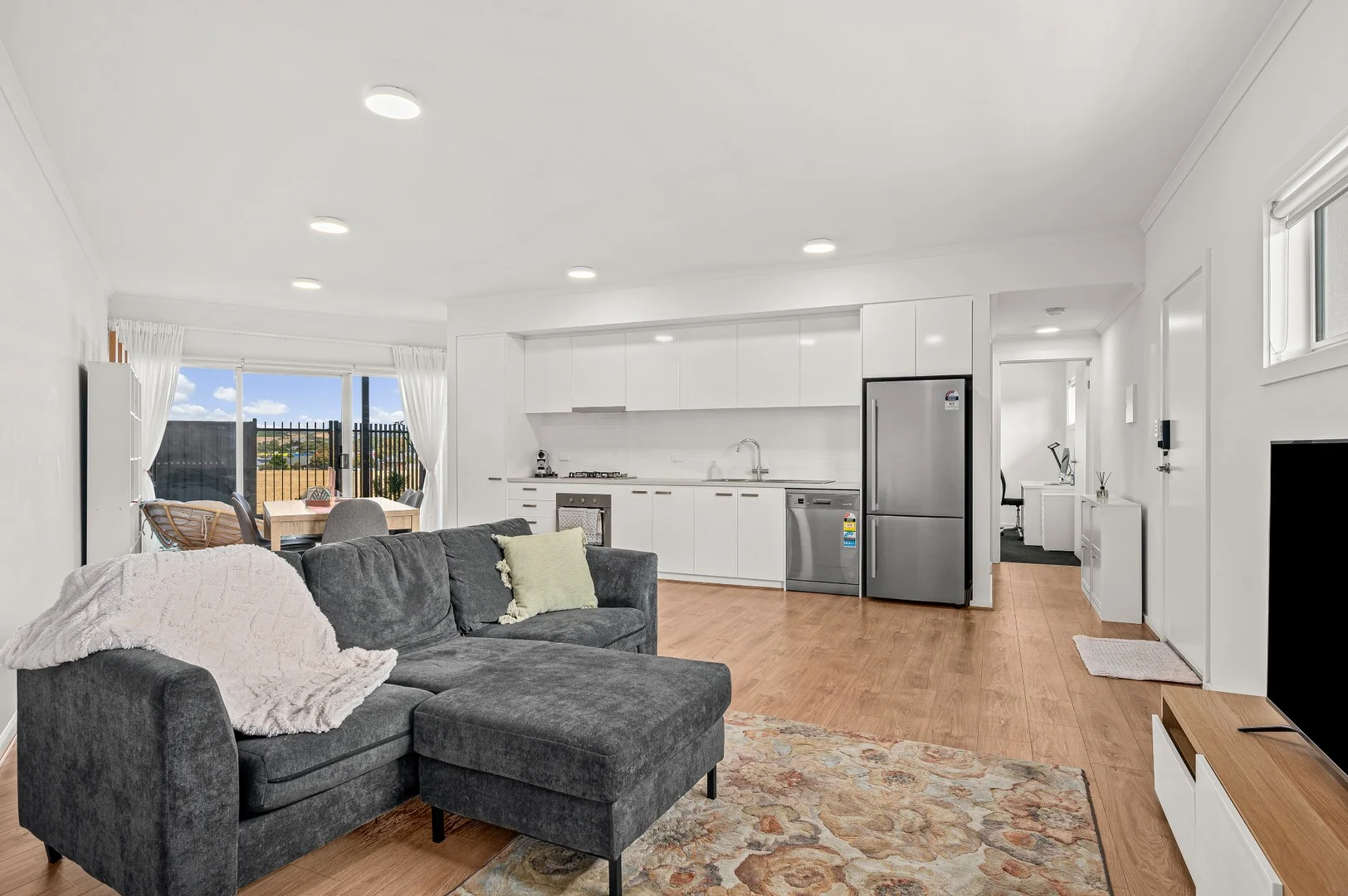 15/738-740 Grand Bvd, Seaford Meadows SA 5169