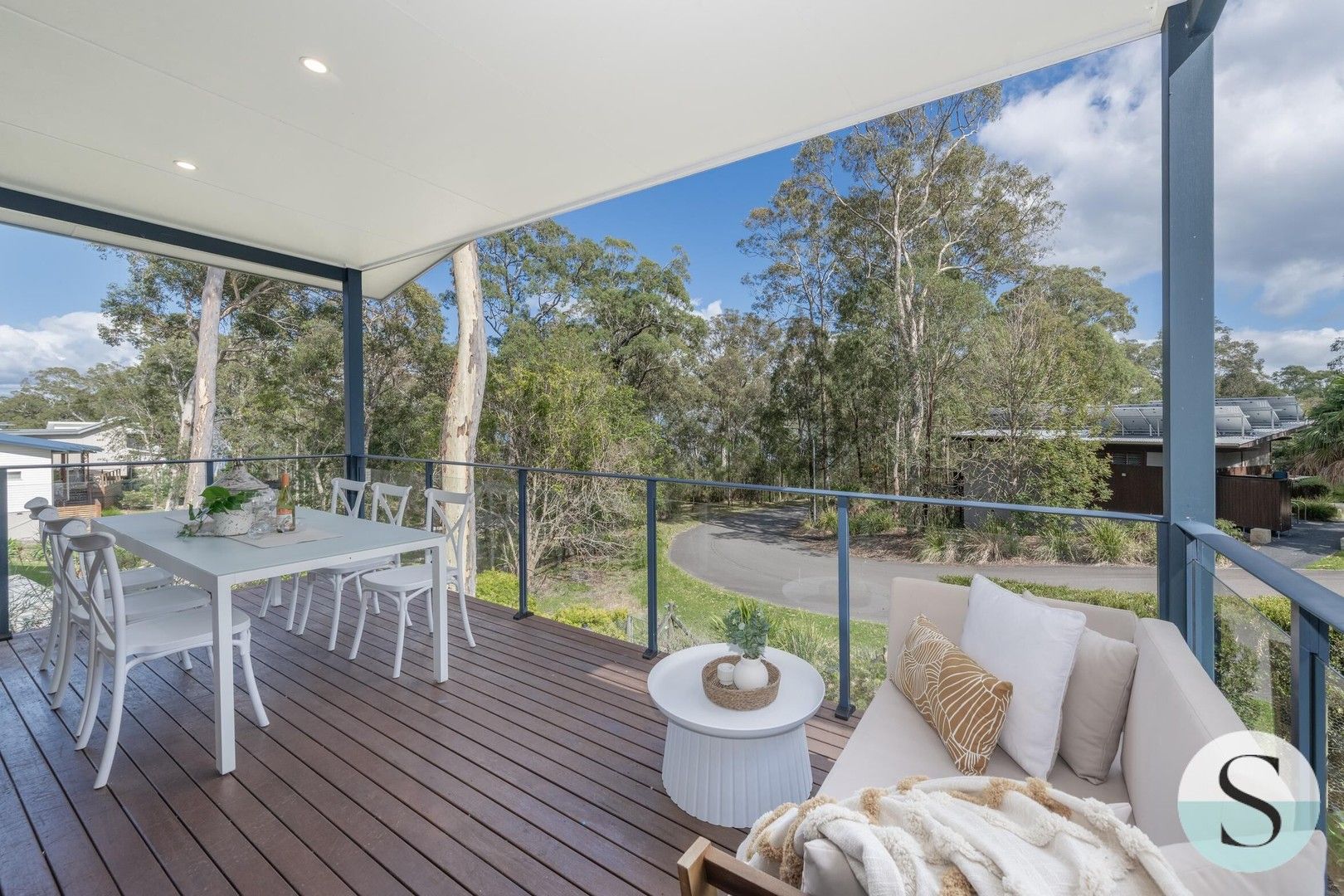 4 bedrooms House in 65 Lake Point Way MURRAYS BEACH NSW, 2281