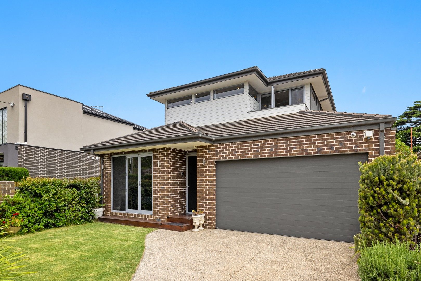 4 bedrooms Townhouse in 1/17 Moonda Grove CHELTENHAM VIC, 3192
