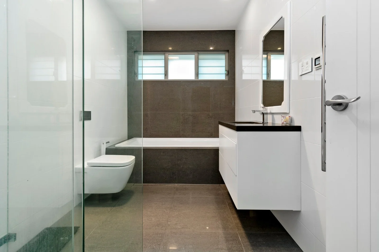 Additional image 4 of 2/16 Parr Parade, Narraweena NSW 2099