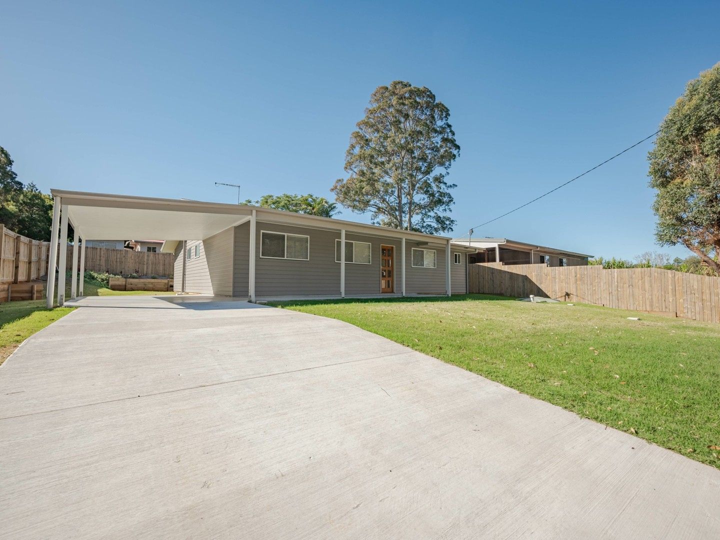 3 bedrooms House in 7 Bradman Street RUSSELL ISLAND QLD, 4184