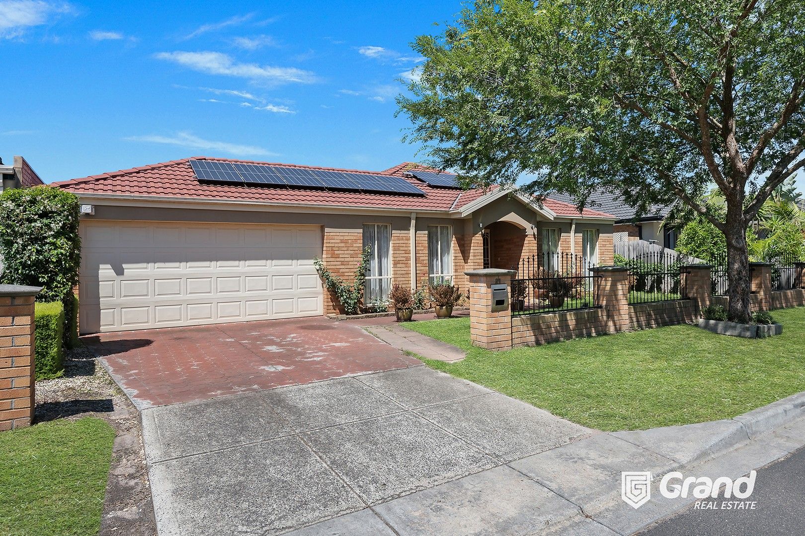 4 bedrooms House in 21 Devaney Avenue LYNBROOK VIC, 3975