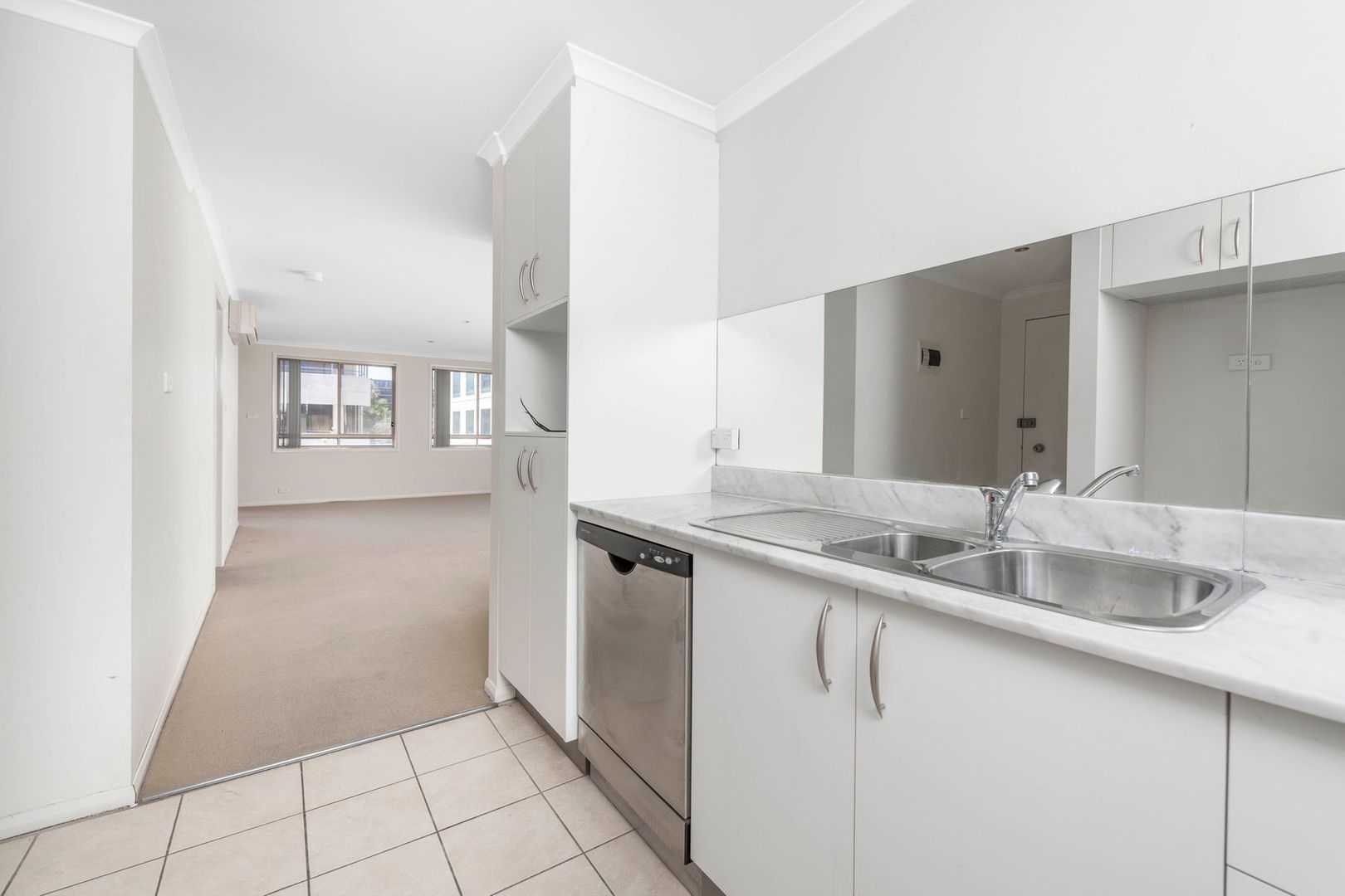 18/40 Moore St, Turner ACT 2612, Image 2