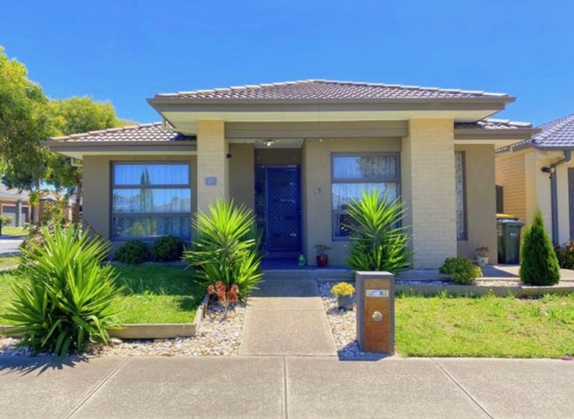 3 bedrooms House in 17 Pine Park Drive WOLLERT VIC, 3750