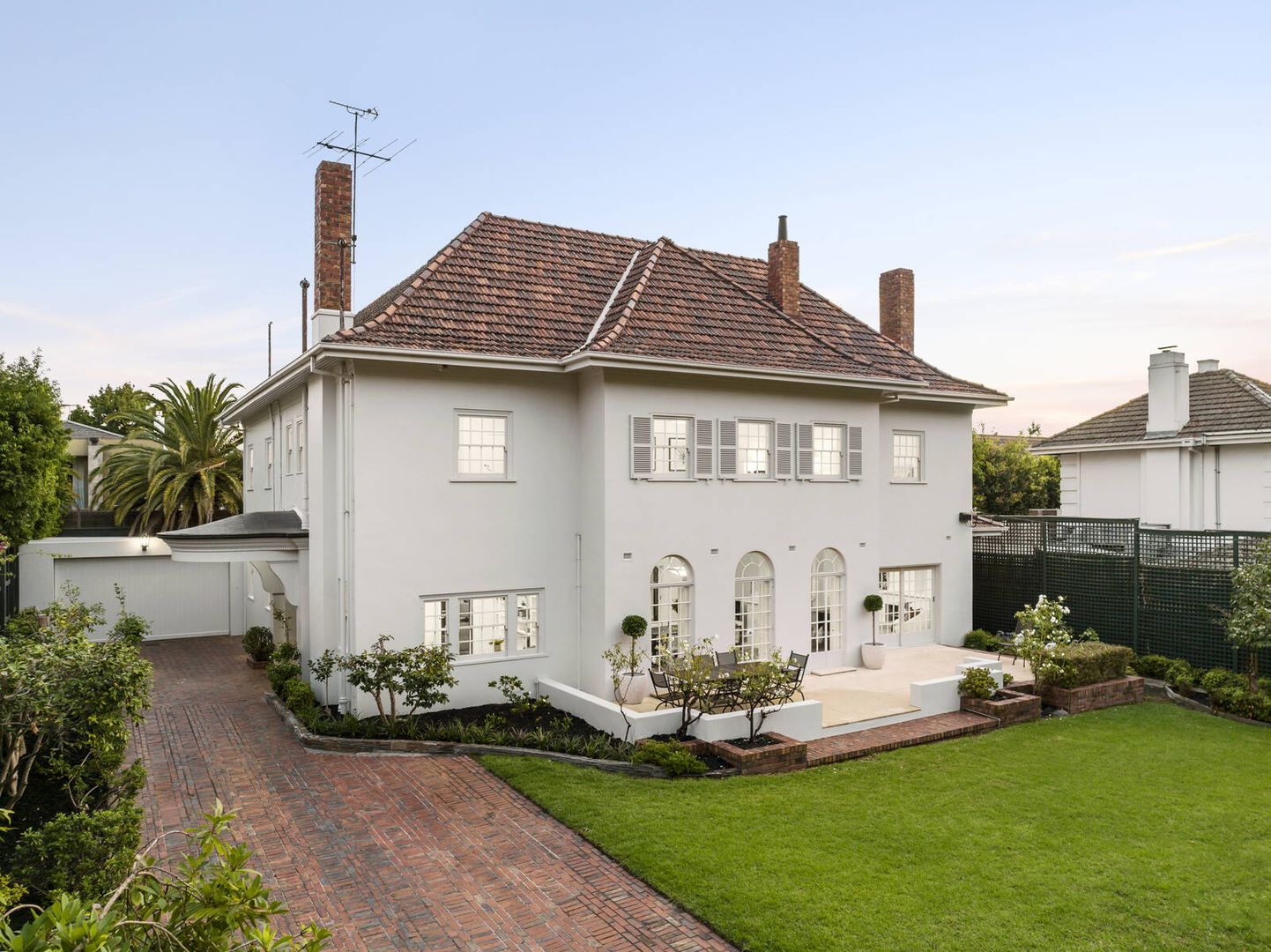 4 Huntingfield Road, Toorak VIC 3142, Image 2