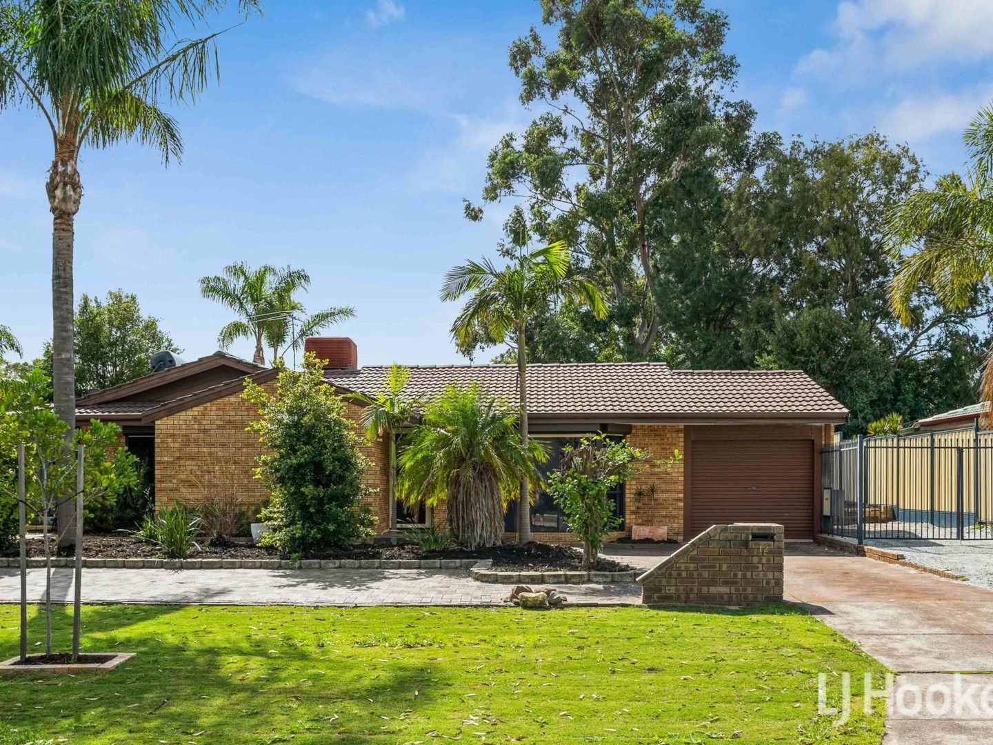 3 bedrooms House in 12 Dwyer Crescent GOSNELLS WA, 6110