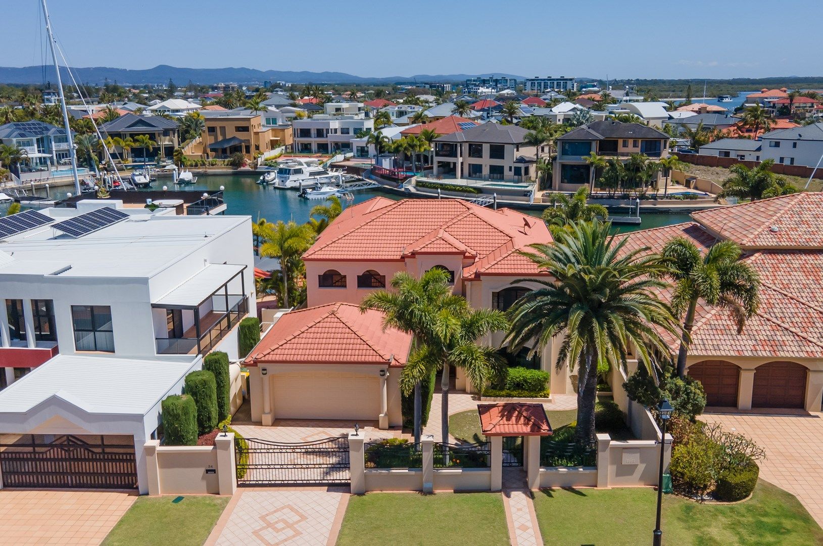 34 The Peninsula, Sovereign Islands QLD 4216, Image 0